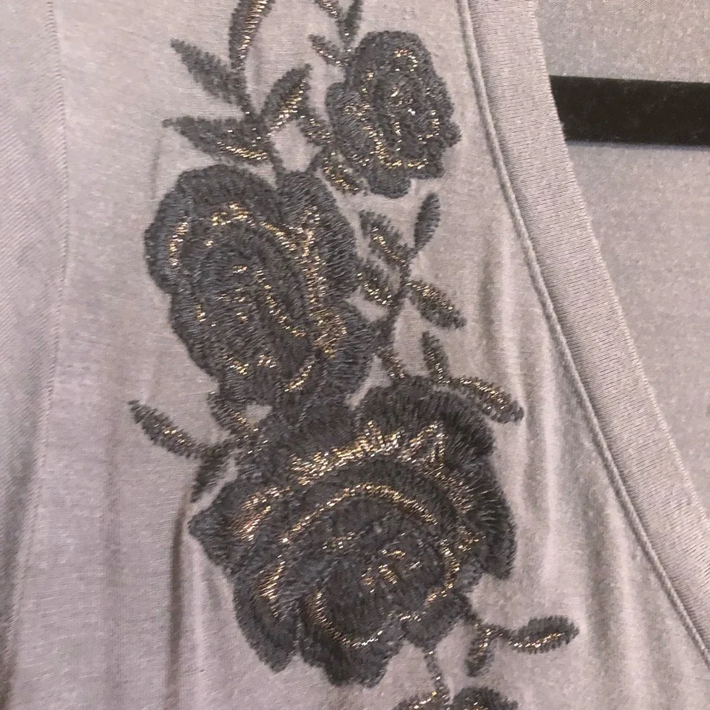 AMERICAN EAGLE Small Gray V-Neck Embroidered Soft & Sexy Short Sleeve T-Shirt - Picture 2 of 7